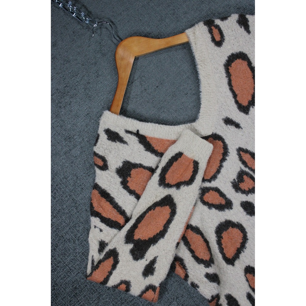 Gigio USA Womens Leopard Print Fuzzy V-Neck Sweater Tan Cream TC1396 Small
